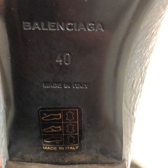 BALENCIAGA
Gris Fossile Leather Studded Loafers - Picture 10 of 11